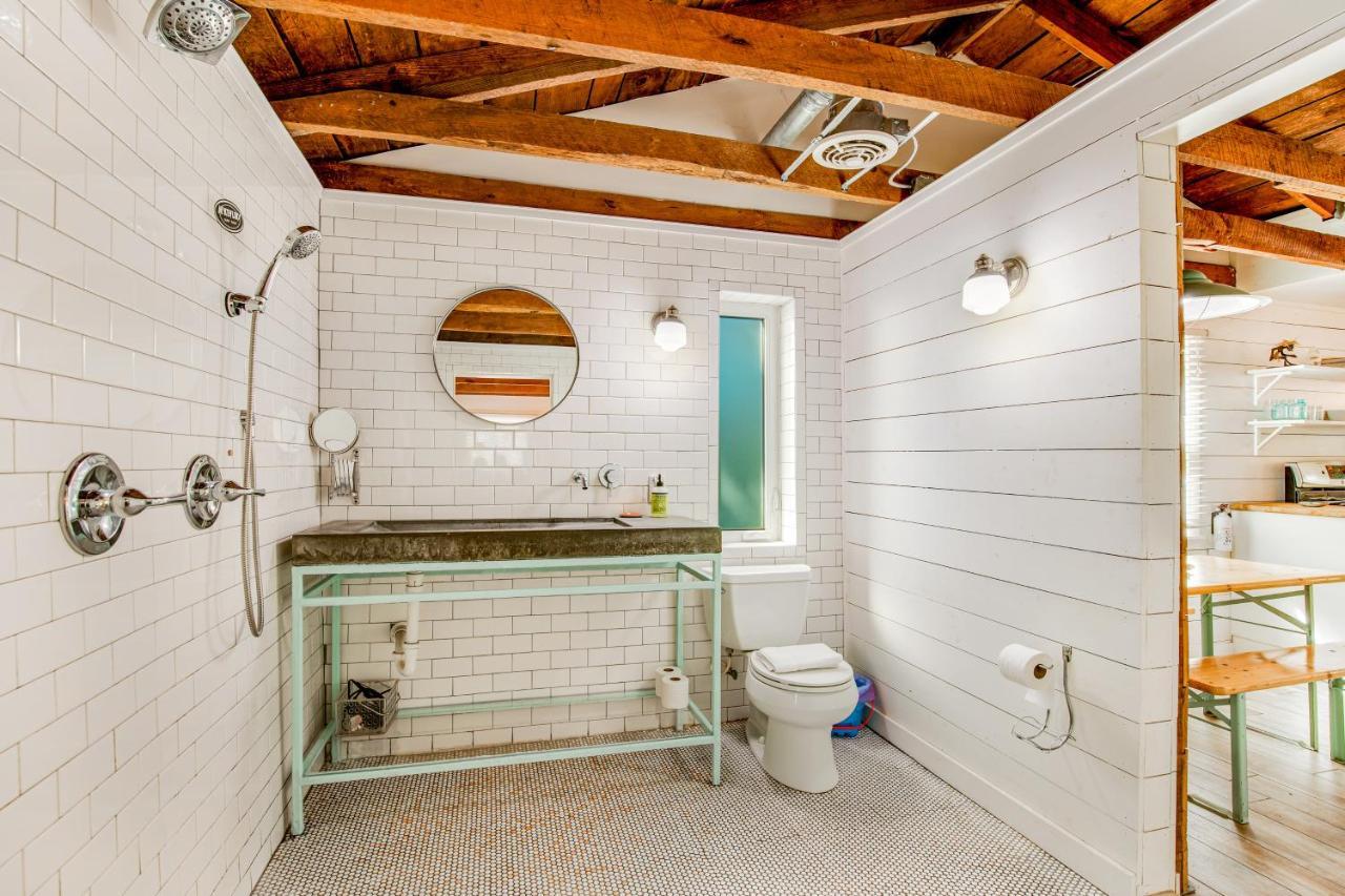 This Place Cottage B Folly Beach Exteriör bild